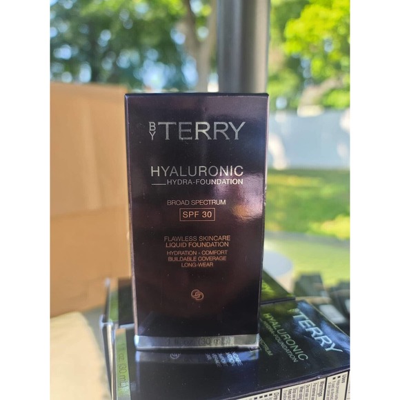 COPY - Hyaluronic Hydra-Foundation SPF 30 - 200C Cool-Natural by By Terry - 1 oz - Picture 3 of 4